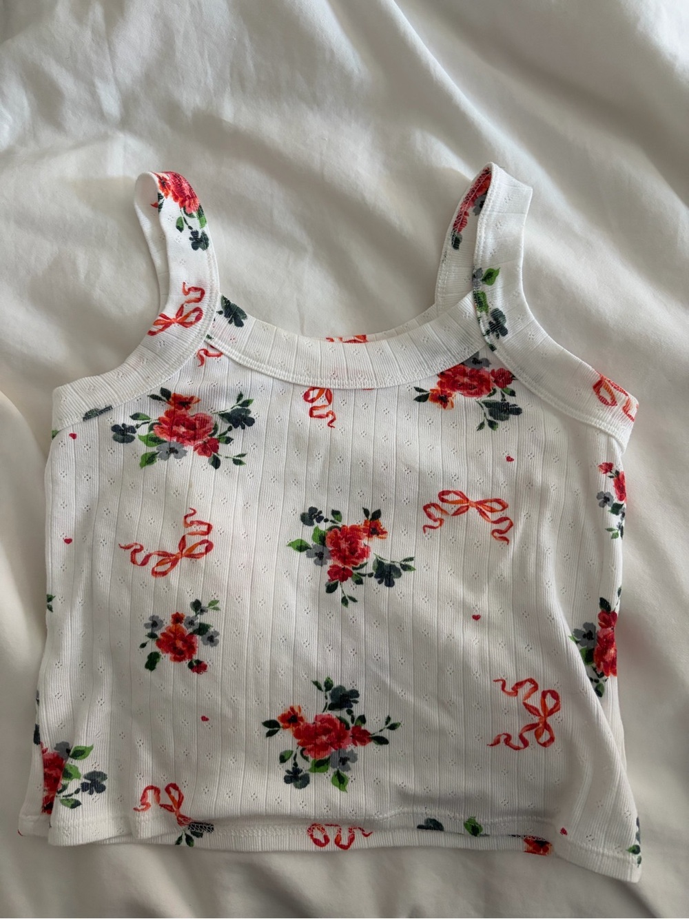 Lisa Says Gah White Ribbed Floral Cami with Red Rose Print
